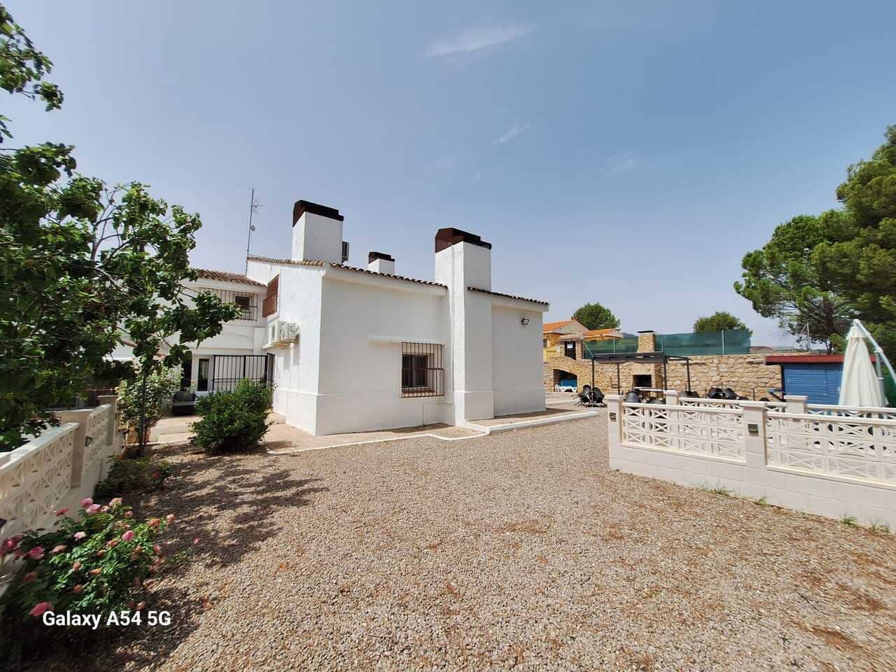 9 sypialnia Komercyjne na sprzedaż w Ayora z basenem garażem - 620 000 € (Ref: 9412719)