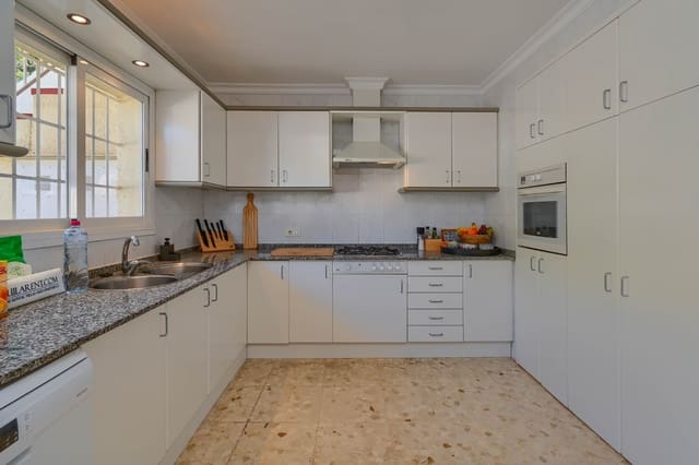 4 bedroom Villa for sale in Montgó - Ermita, Javea / Xàbia with pool garage - € 749,000 (Ref: 9426423)