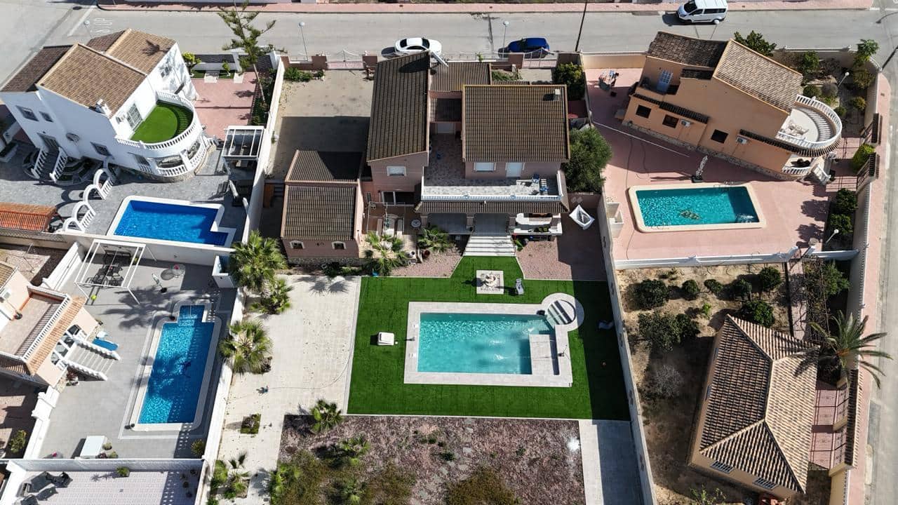 5 soverom Villa til salgs i Benijofar med garasje - € 650 000 (Ref: 9427579)