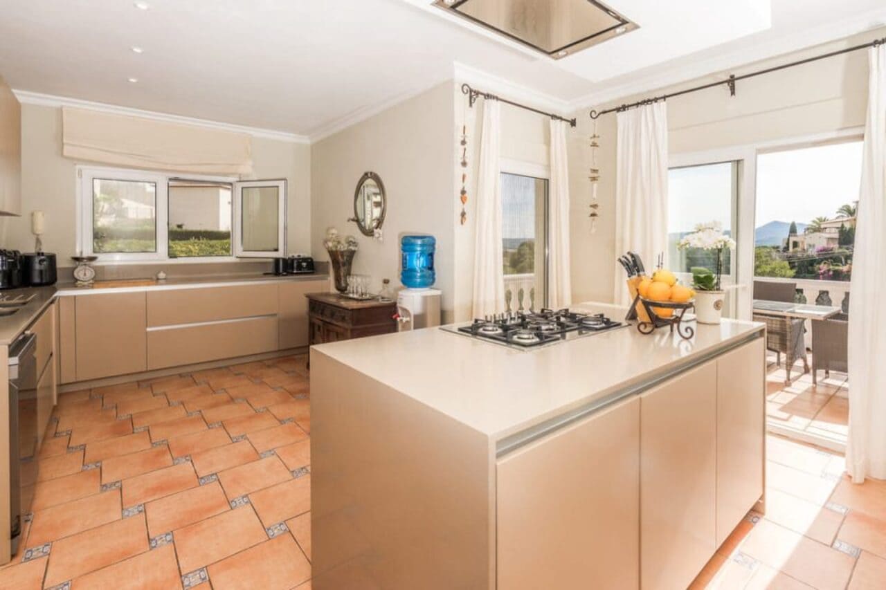 6 sypialnia Willa na sprzedaż w Javea / Xabia z basenem - 1 250 000 € (Ref: 9432598)