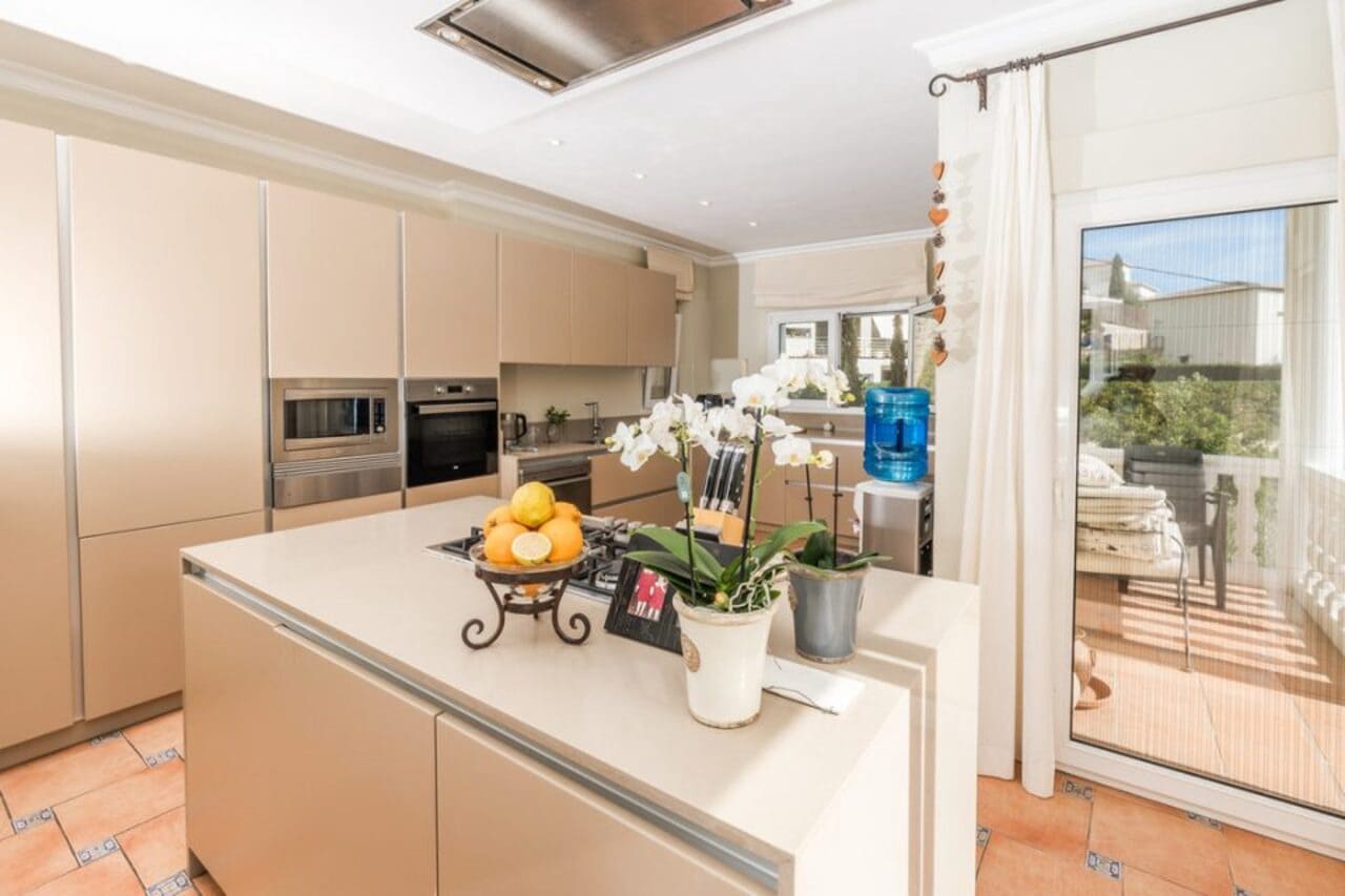 6 sypialnia Willa na sprzedaż w Javea / Xabia z basenem - 1 250 000 € (Ref: 9432598)