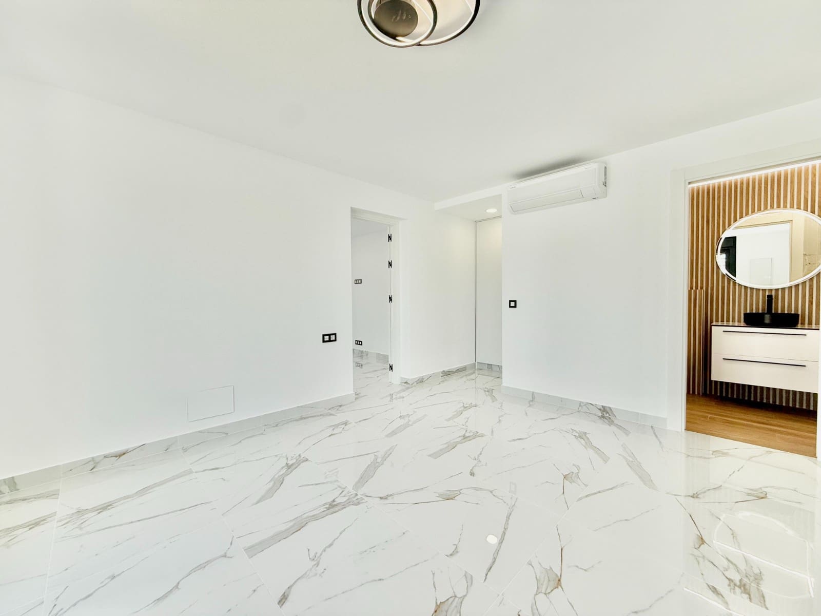 Chalet de 4 habitaciones en Ciudad Quesada en venta con piscina garaje - 799.000 € (Ref: 9438271)