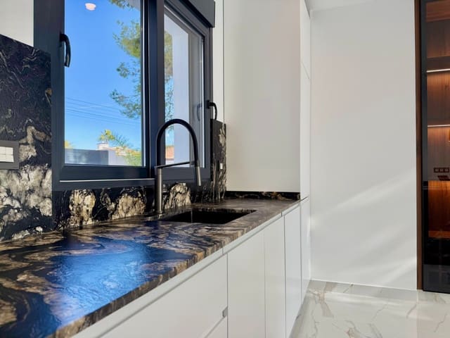 Chalet de 4 habitaciones en Ciudad Quesada, Rojales en venta con piscina garaje - 799.000 € (Ref: 9438271)