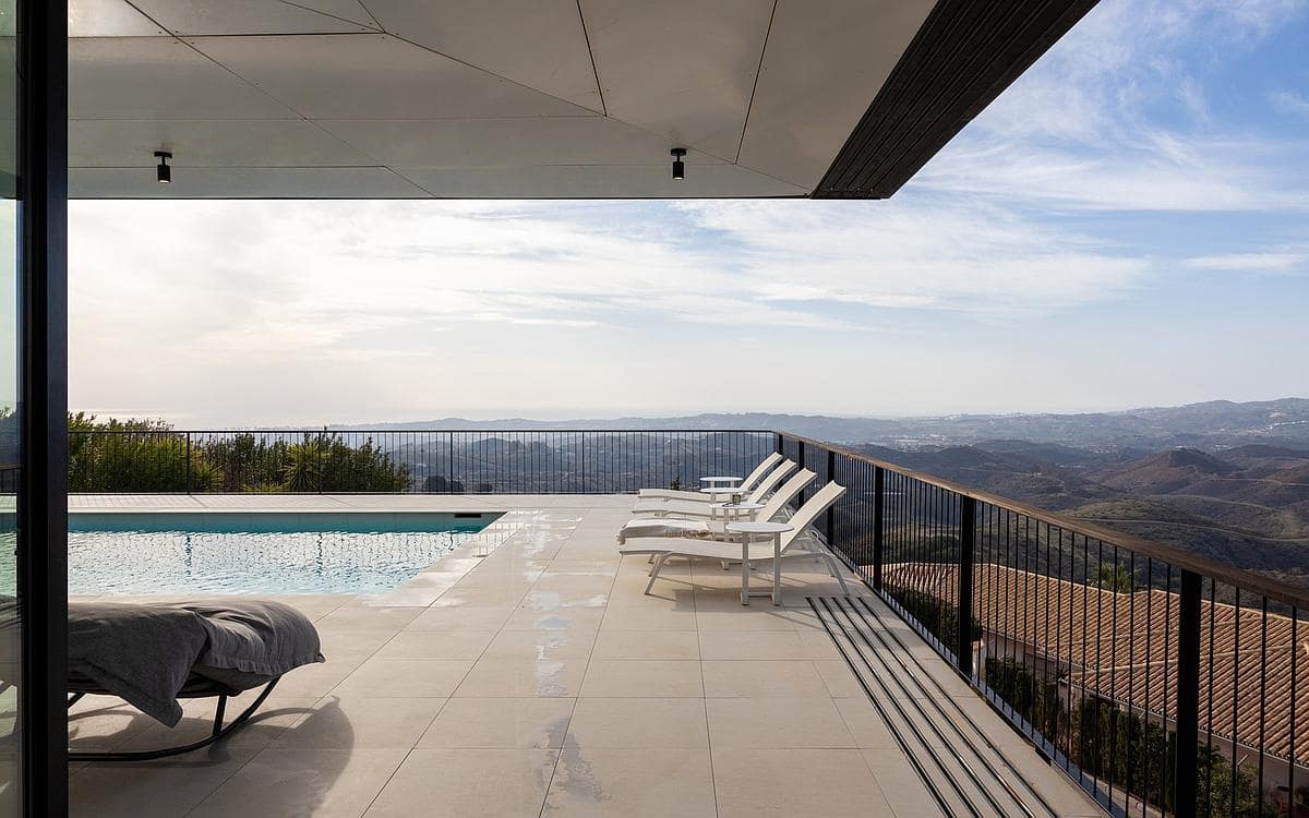 4 bedroom Villa for sale in Campo Mijas with pool garage - € 2,600,000 (Ref: 9438715)