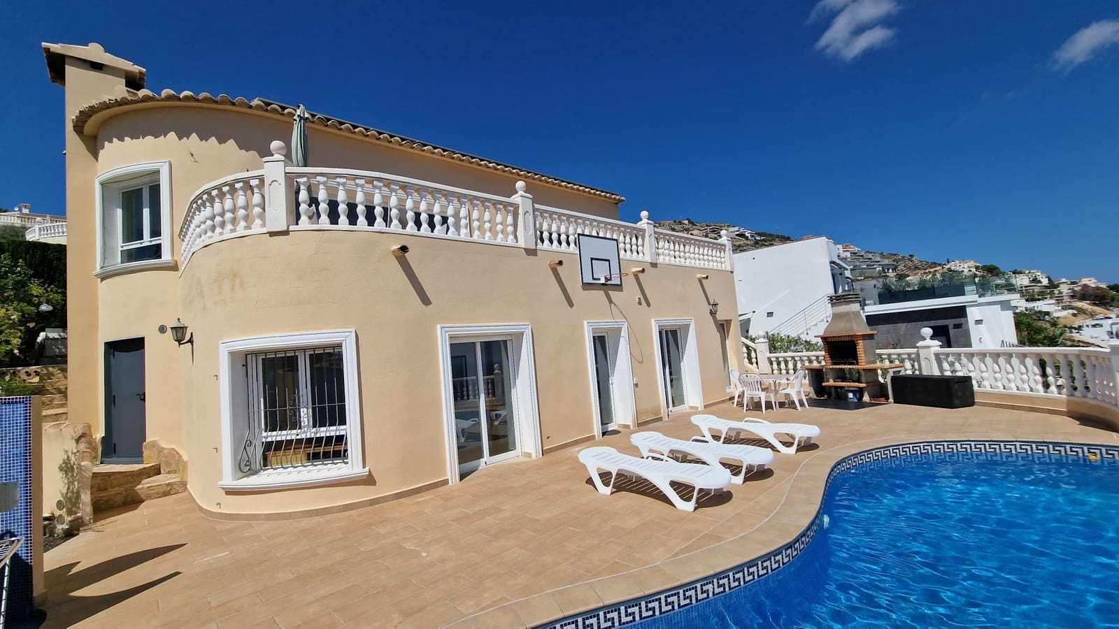 5 soveværelse Villa til salg i Benitachell / Benitatxell med swimmingpool - € 729.750 (Ref: 9438831)