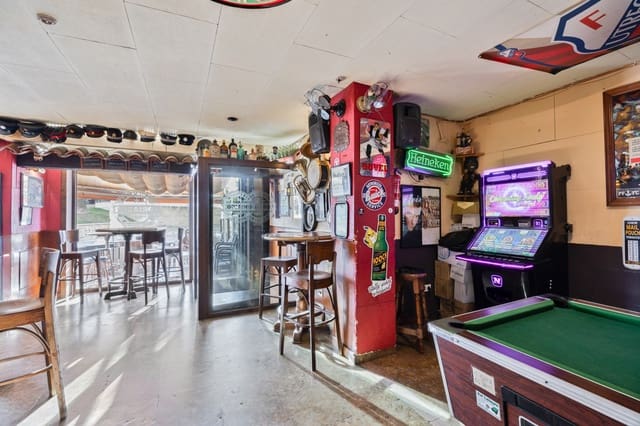 Kommersiell til salgs i Casco Urbano, Teulada-Moraira - € 1 495 000 (Ref: 9438836)