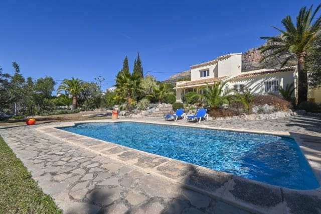 4 bedroom Villa for sale in Montgó - Ermita, Javea / Xàbia with pool garage - € 749,000 (Ref: 9438844)