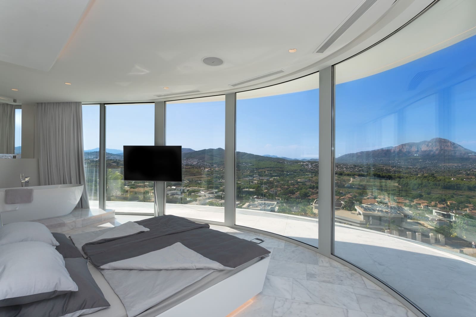 4 bedroom Villa for sale in Javea / Xabia with pool - € 2,950,000 (Ref: 9440638)