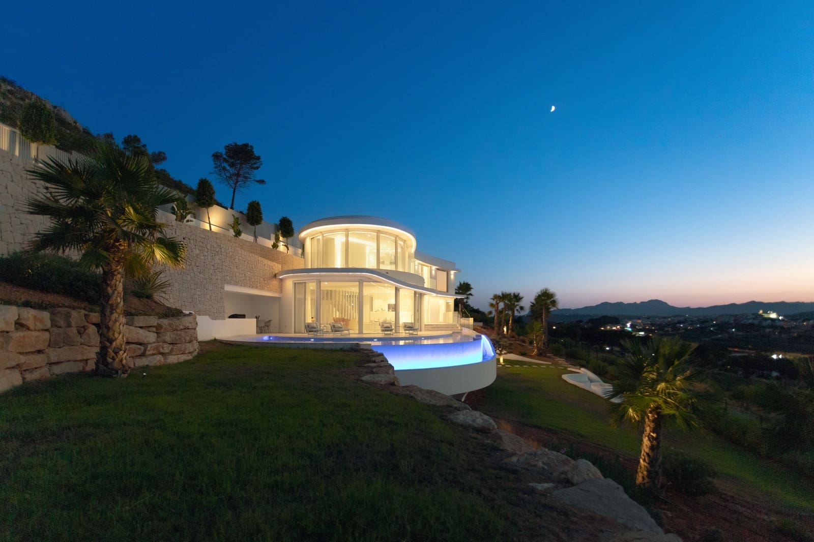 4 bedroom Villa for sale in Javea / Xabia with pool - € 2,950,000 (Ref: 9440638)