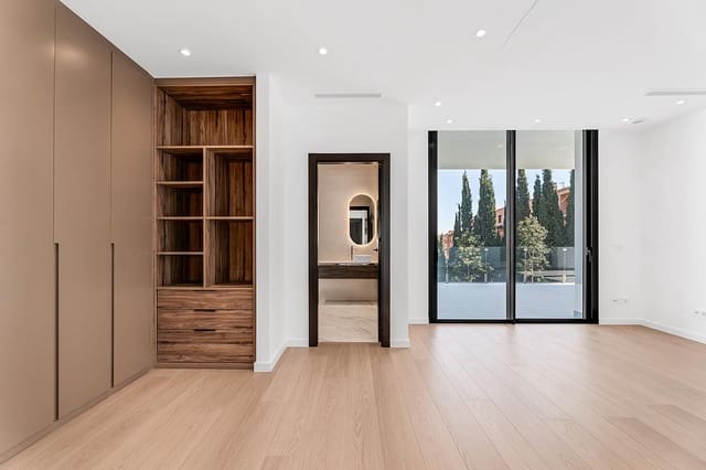 6 slaapkamer Villa te koop in Zona Calvario, Estepona met garage - € 4.000.000 (Ref: 9450944)