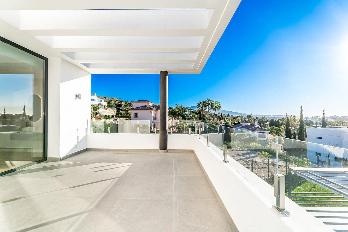 6 slaapkamer Villa te koop in Estepona met garage - € 4.000.000 (Ref: 9450944)