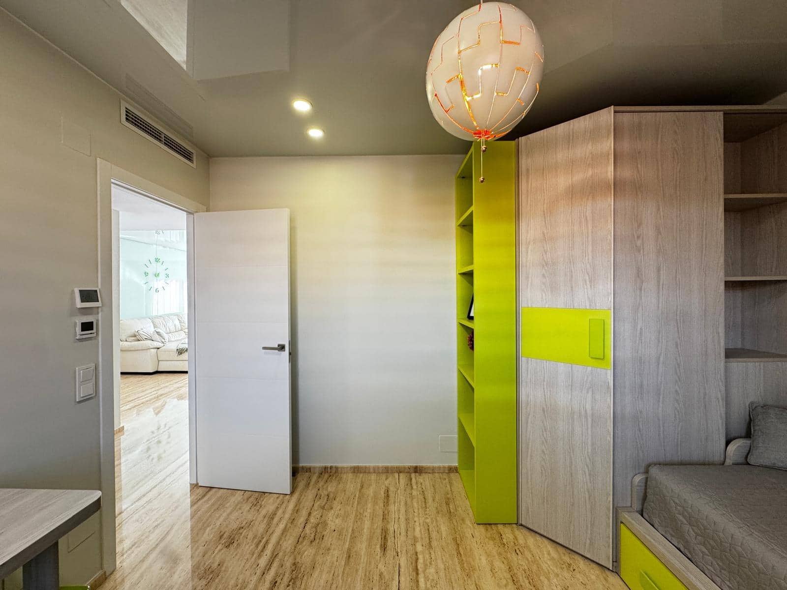 Ático de 4 habitaciones en Torrevieja en venta con piscina - 529.900 € (Ref: 9450946)