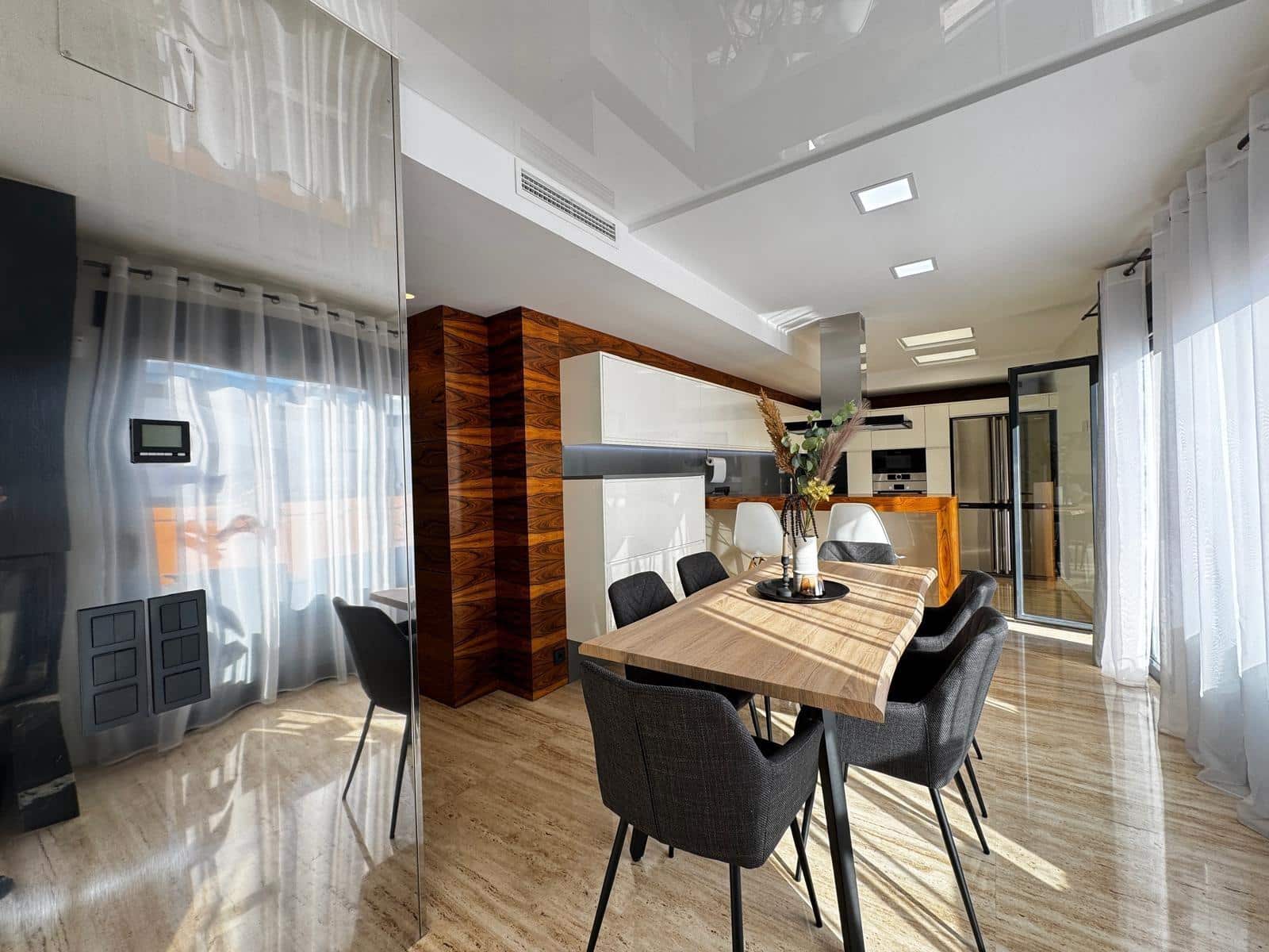 Ático de 4 habitaciones en Torrevieja en venta con piscina - 529.900 € (Ref: 9450946)