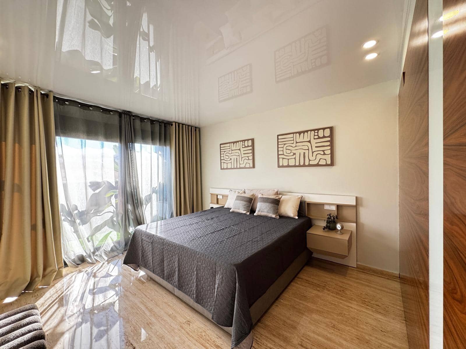 Ático de 4 habitaciones en Torrevieja en venta con piscina - 529.900 € (Ref: 9450946)