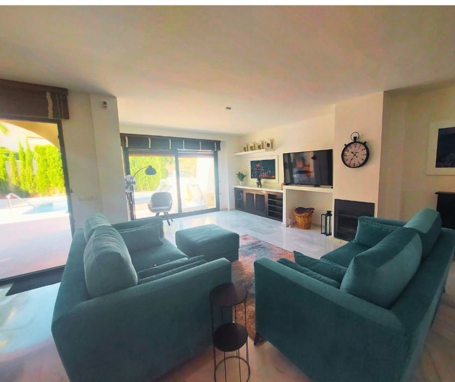 3 makuuhuone Huvila myytävänä paikassa Albir mukana uima-altaan 
autotalli - 560 000 € (Ref: 9452458)