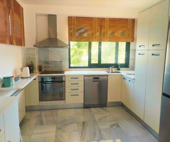 3 makuuhuone Huvila myytävänä paikassa Albir, Alfaz del Pi / L'Alfàs del Pi mukana uima-altaan 
autotalli - 560 000 € (Ref: 9452458)