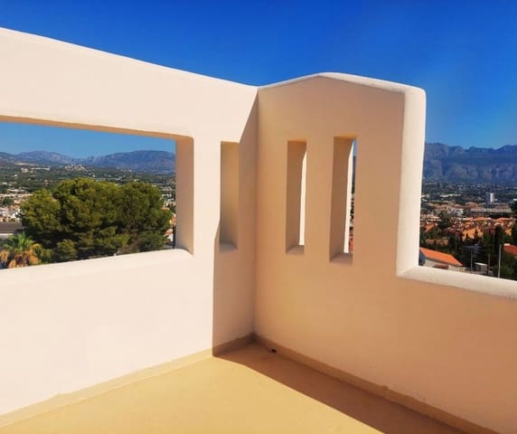 3 makuuhuone Huvila myytävänä paikassa Albir, Alfaz del Pi / L'Alfàs del Pi mukana uima-altaan 
autotalli - 560 000 € (Ref: 9452458)