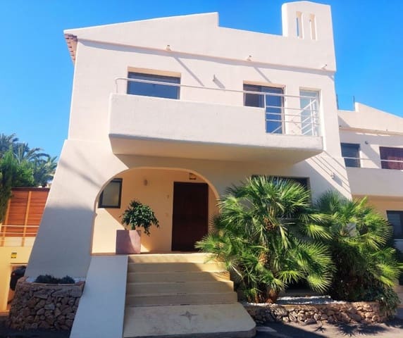 3 makuuhuone Huvila myytävänä paikassa Albir, Alfaz del Pi / L'Alfàs del Pi mukana uima-altaan 
autotalli - 560 000 € (Ref: 9452458)