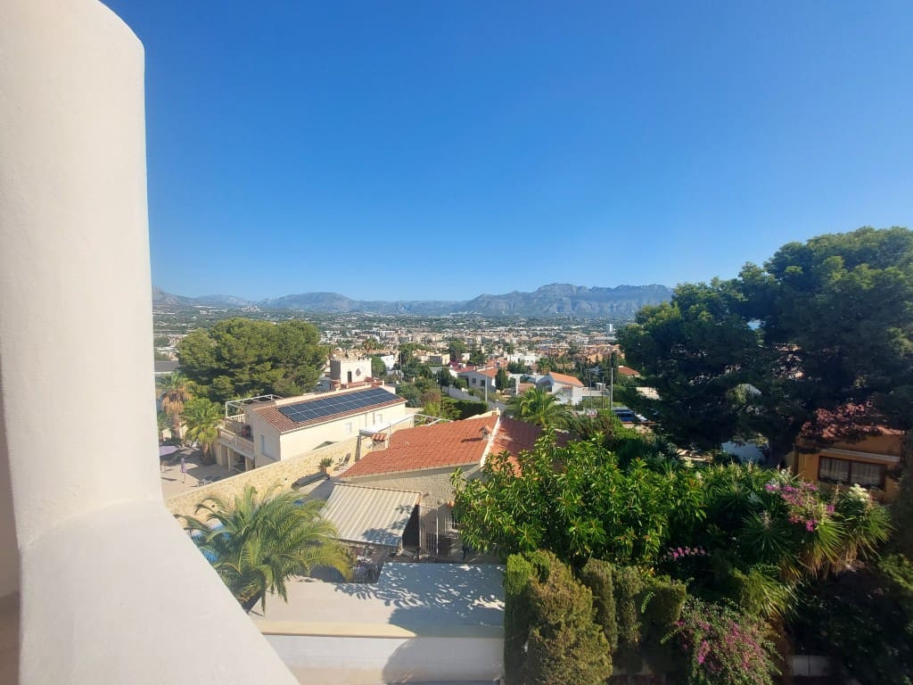 3 makuuhuone Huvila myytävänä paikassa Albir mukana uima-altaan 
autotalli - 560 000 € (Ref: 9452458)