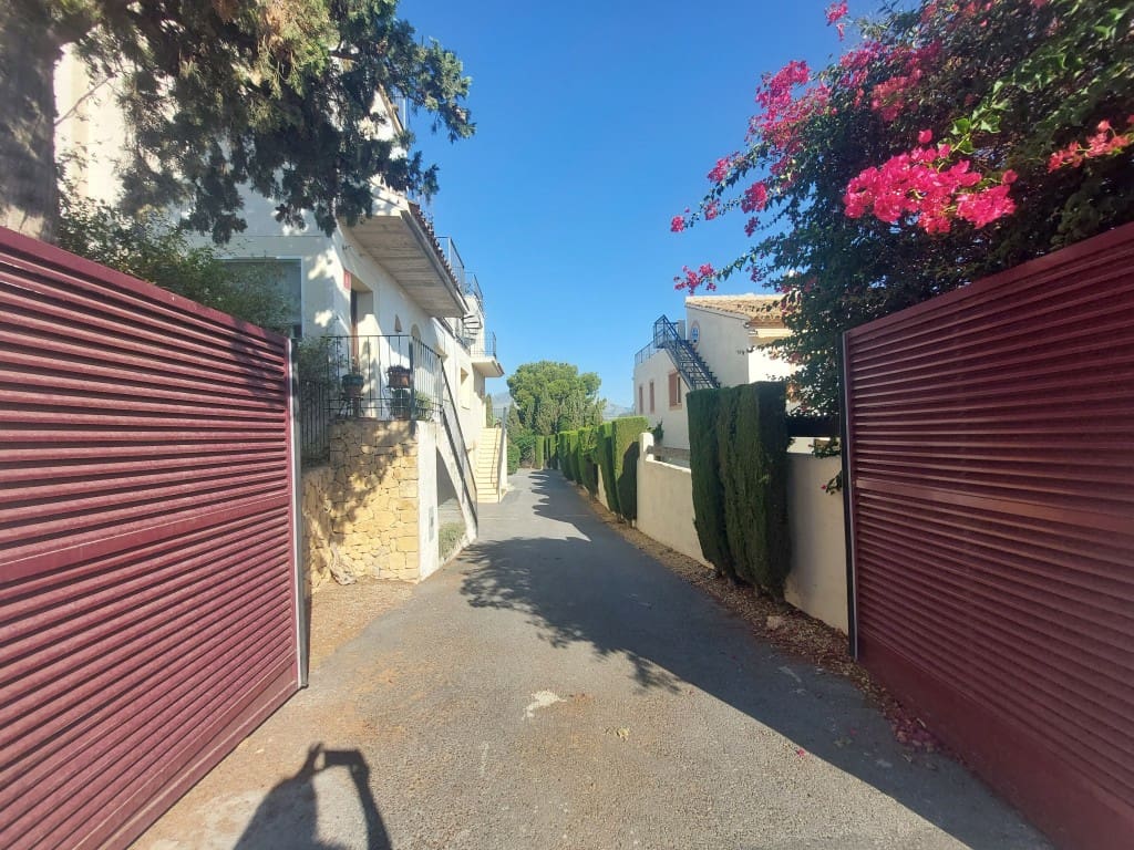 3 makuuhuone Huvila myytävänä paikassa Albir mukana uima-altaan 
autotalli - 560 000 € (Ref: 9452458)