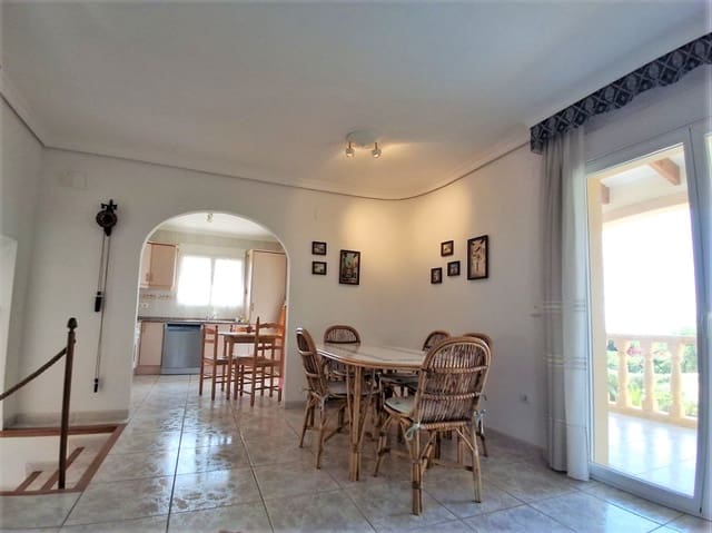 3 chambre Villa/Maison à vendre à Canuta, Calpe / Calp avec piscine garage - 650 000 € (Ref: 9452617)