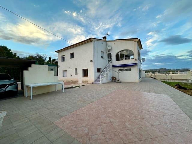 4 Zimmer Villa zu verkaufen in Canuta, Calpe / Calp mit Pool Garage - 675.000 € (Ref: 9452618)
