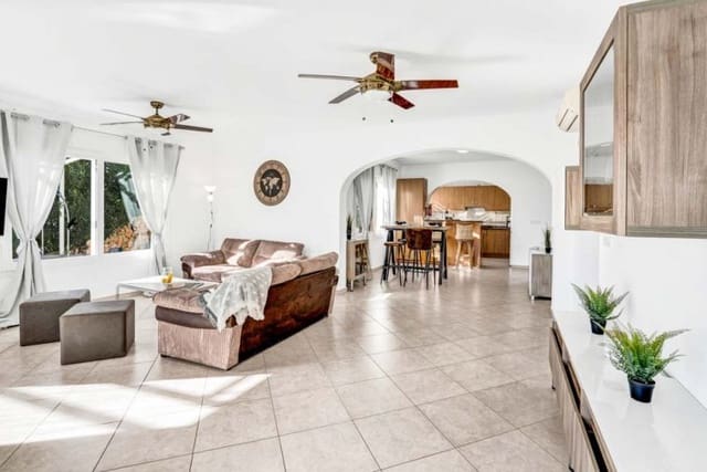 3 bedroom Villa for sale in Canuta, Calpe / Calp with pool garage - € 725,000 (Ref: 9452633)