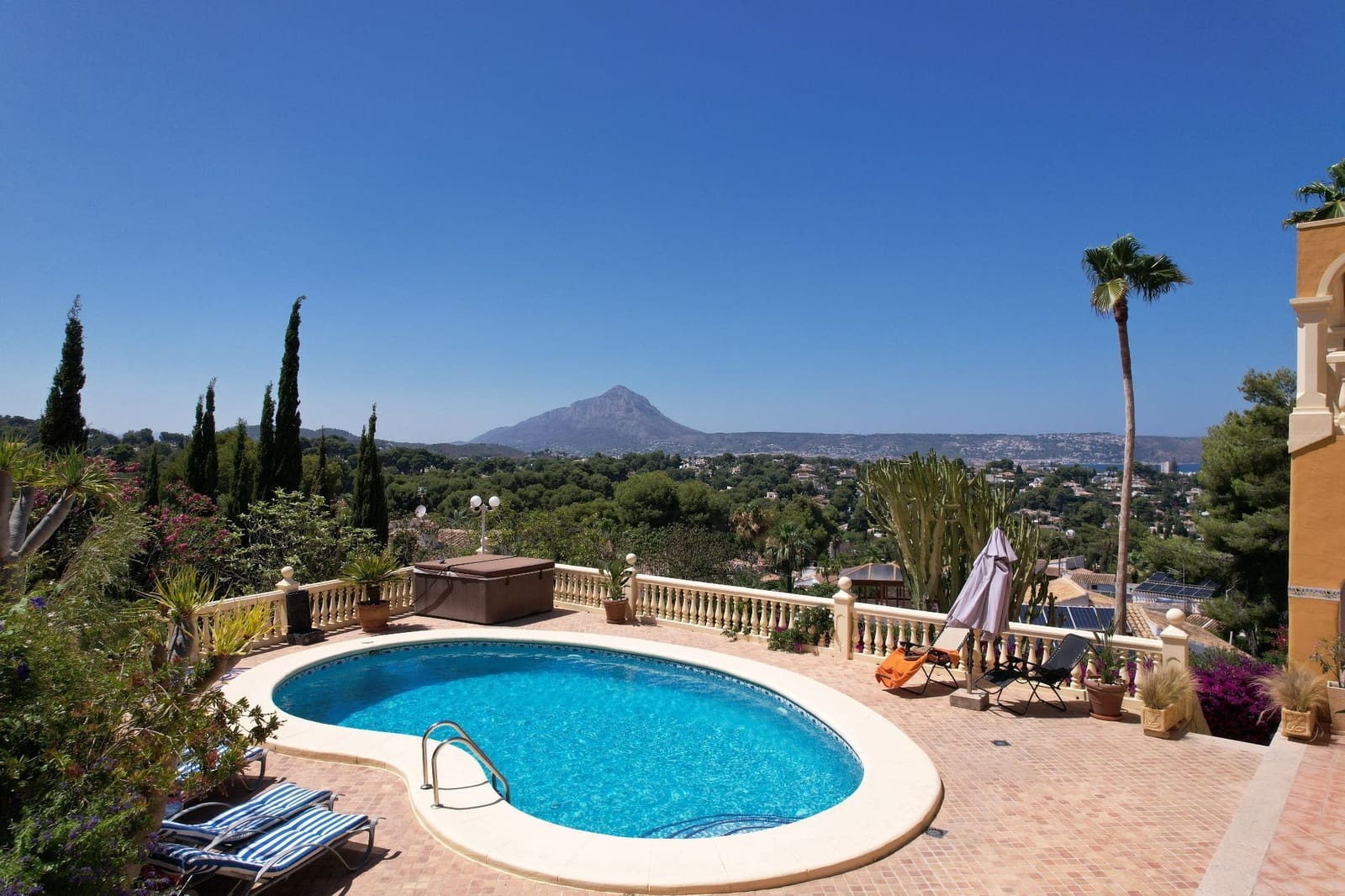 6 slaapkamer Villa te koop in Javea / Xabia met zwembad - € 1.500.000 (Ref: 9452668)