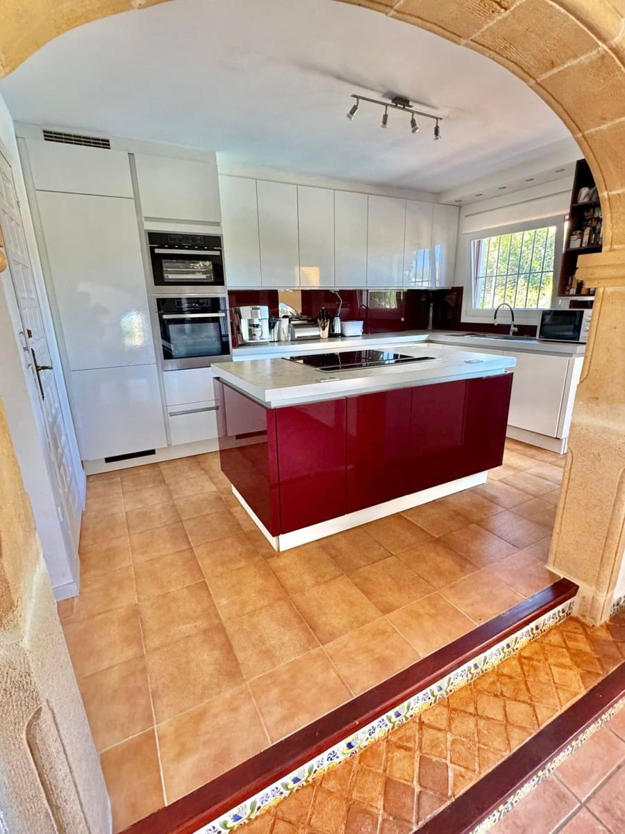 6 slaapkamer Villa te koop in Javea / Xabia met zwembad - € 1.500.000 (Ref: 9452668)