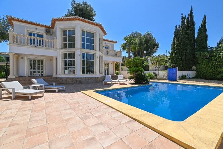 4 Zimmer Villa zu verkaufen in Javea / Xabia - 1.095.000 € (Ref: 9452669)