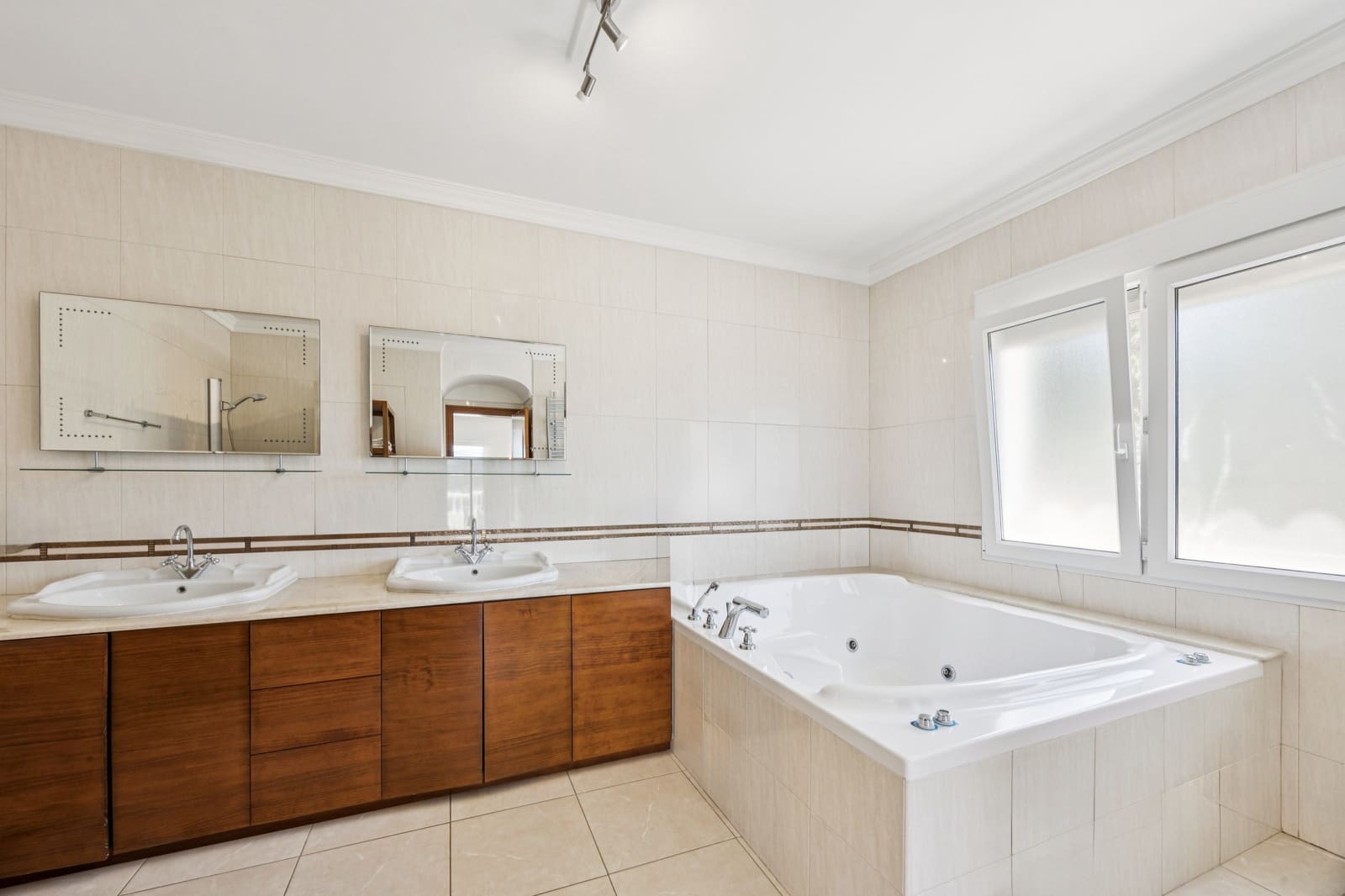 4 bedroom Villa for sale in Javea / Xabia with pool - € 849,000 (Ref: 9452670)