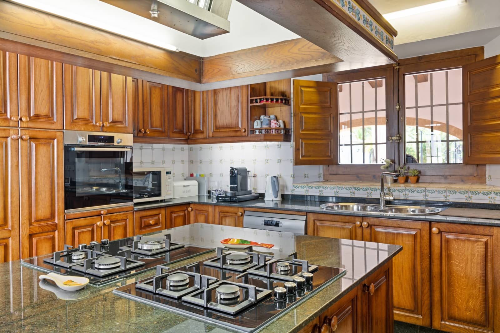 13 bedroom Villa for sale in Javea / Xabia with pool - € 3,450,000 (Ref: 9452672)