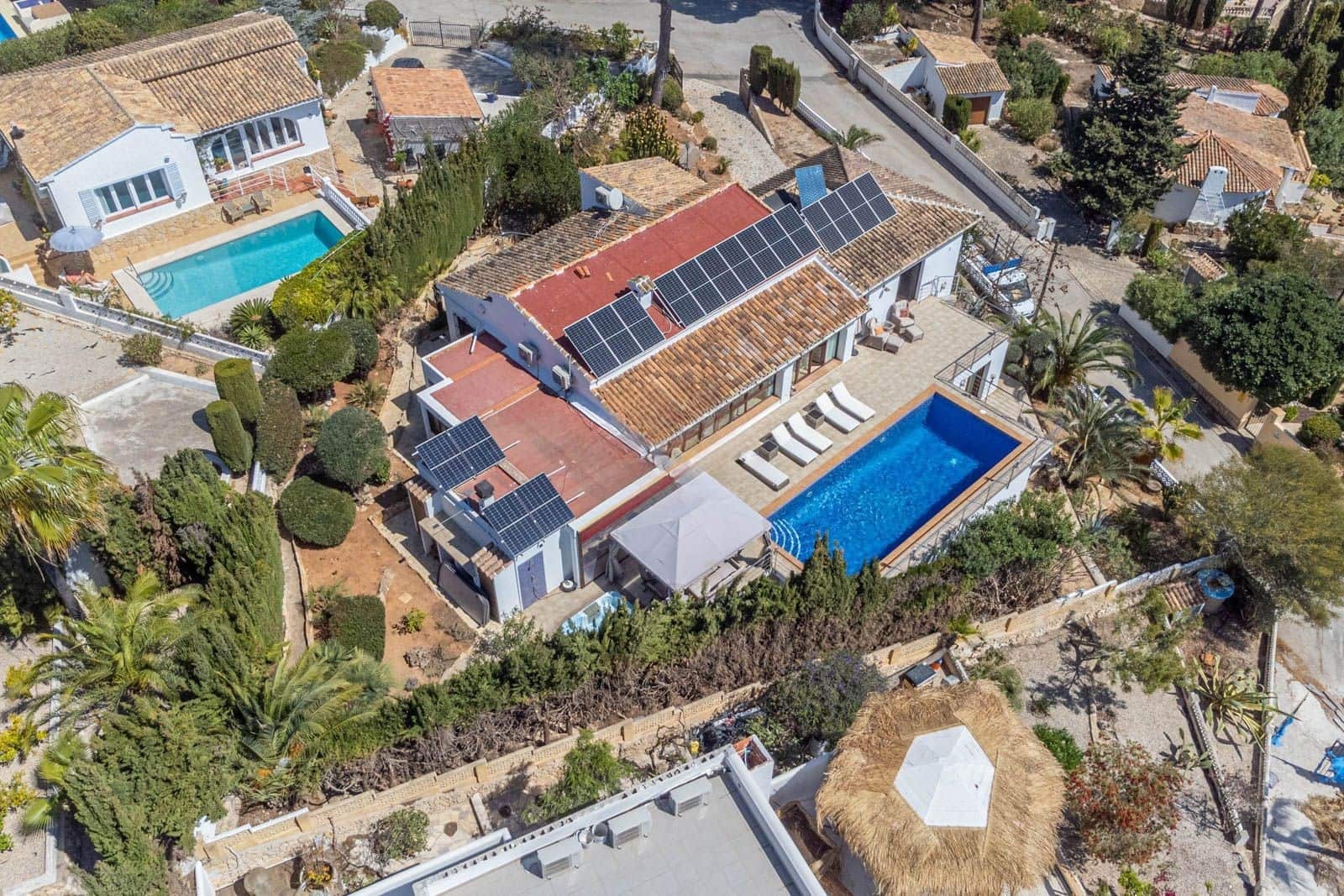 7 bedroom Villa for sale in Moraira with pool garage - € 995,000 (Ref: 9452678)