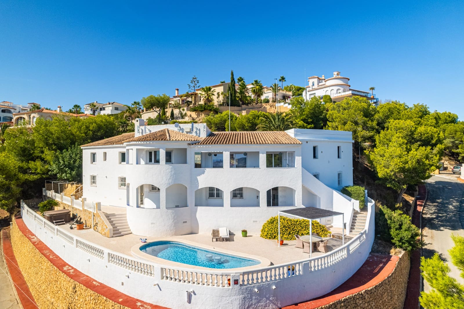 Chalet de 5 habitaciones en Alfaz del Pi / L'Alfàs del Pi en venta con garaje - 1.350.000 € (Ref: 9452682)