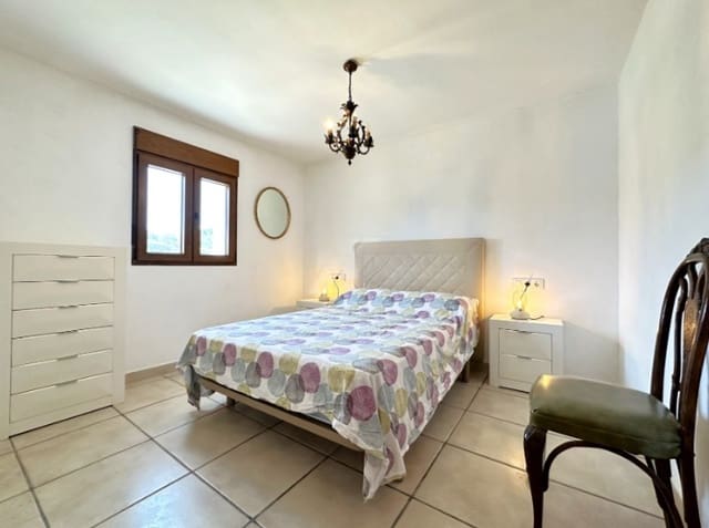 3 slaapkamer Villa te koop in Teulada Pueblo, Teulada-Moraira met garage - € 625.000 (Ref: 9452685)