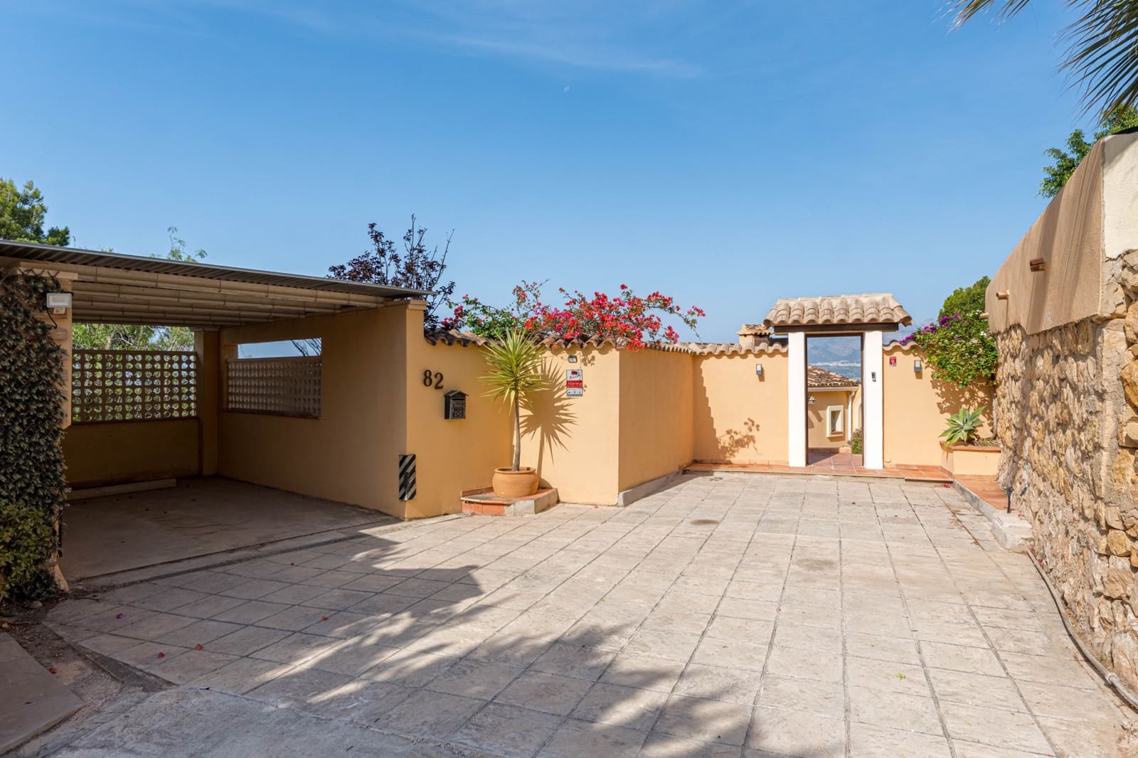 Chalet de 4 habitaciones en Altea en venta con piscina - 850.000 € (Ref: 9452687)