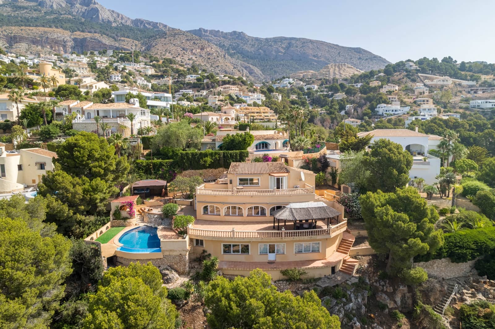 Chalet de 4 habitaciones en Altea en venta con piscina - 850.000 € (Ref: 9452687)