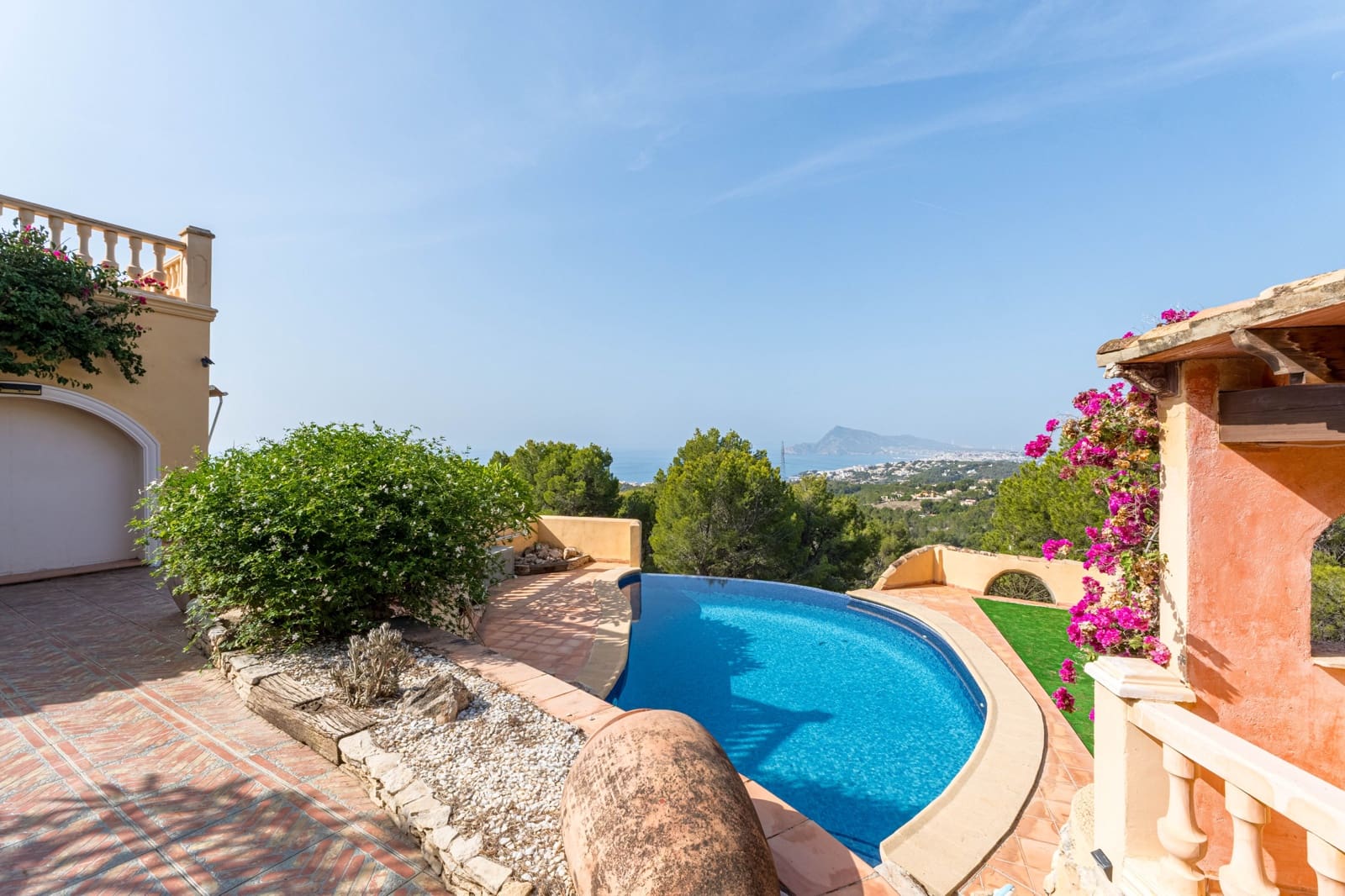 Chalet de 4 habitaciones en Altea en venta con piscina - 850.000 € (Ref: 9452687)