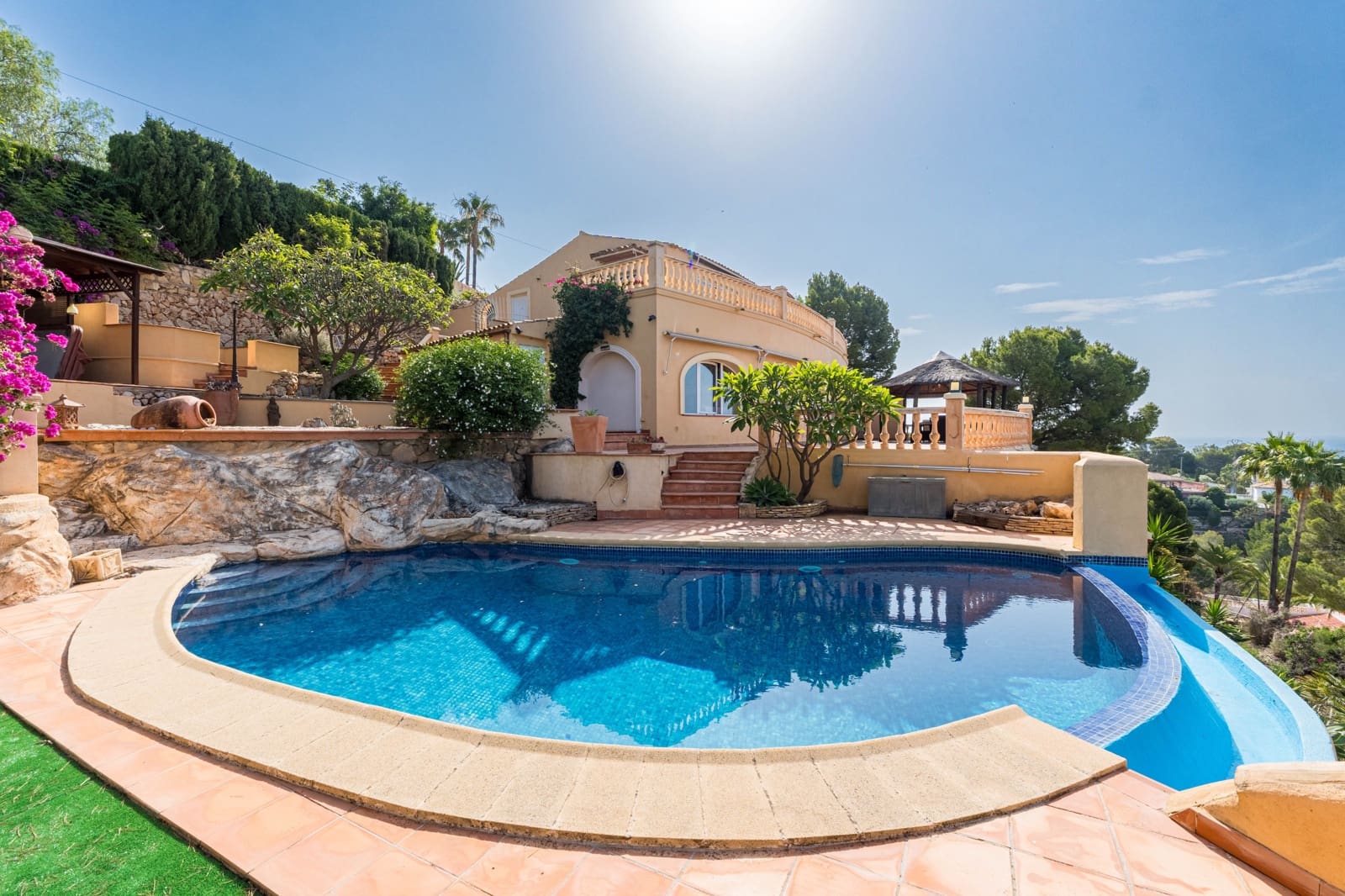 Chalet de 4 habitaciones en Altea en venta con piscina - 850.000 € (Ref: 9452687)