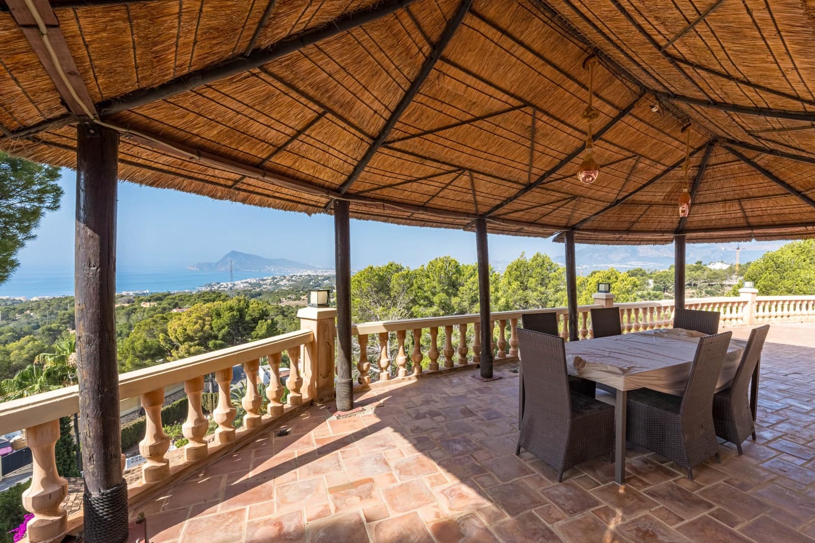 Chalet de 4 habitaciones en Altea en venta con piscina - 850.000 € (Ref: 9452687)