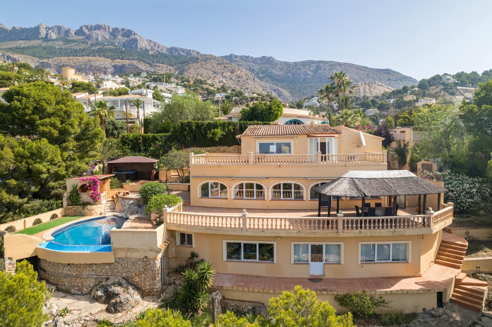 Chalet de 4 habitaciones en Altea en venta con piscina - 850.000 € (Ref: 9452687)
