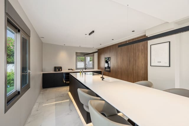 4 soverom Villa til salgs i Coloma  , La Nucia med svømmebasseng - € 1 495 000 (Ref: 9452689)