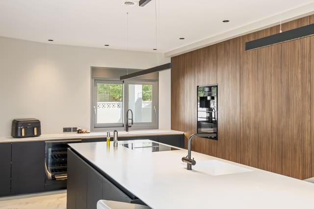 4 soverom Villa til salgs i Coloma  , La Nucia med svømmebasseng - € 1 495 000 (Ref: 9452689)