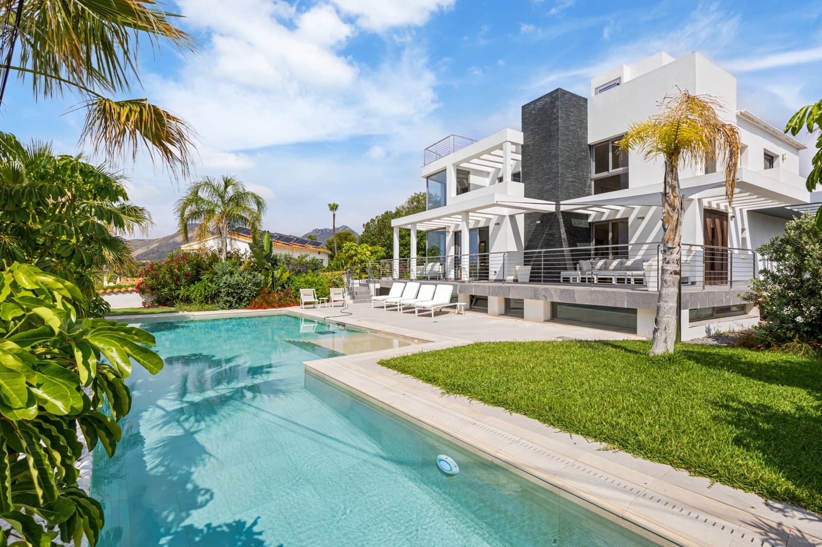 4 soverom Villa til salgs i La Nucia med svømmebasseng - € 1 495 000 (Ref: 9452689)