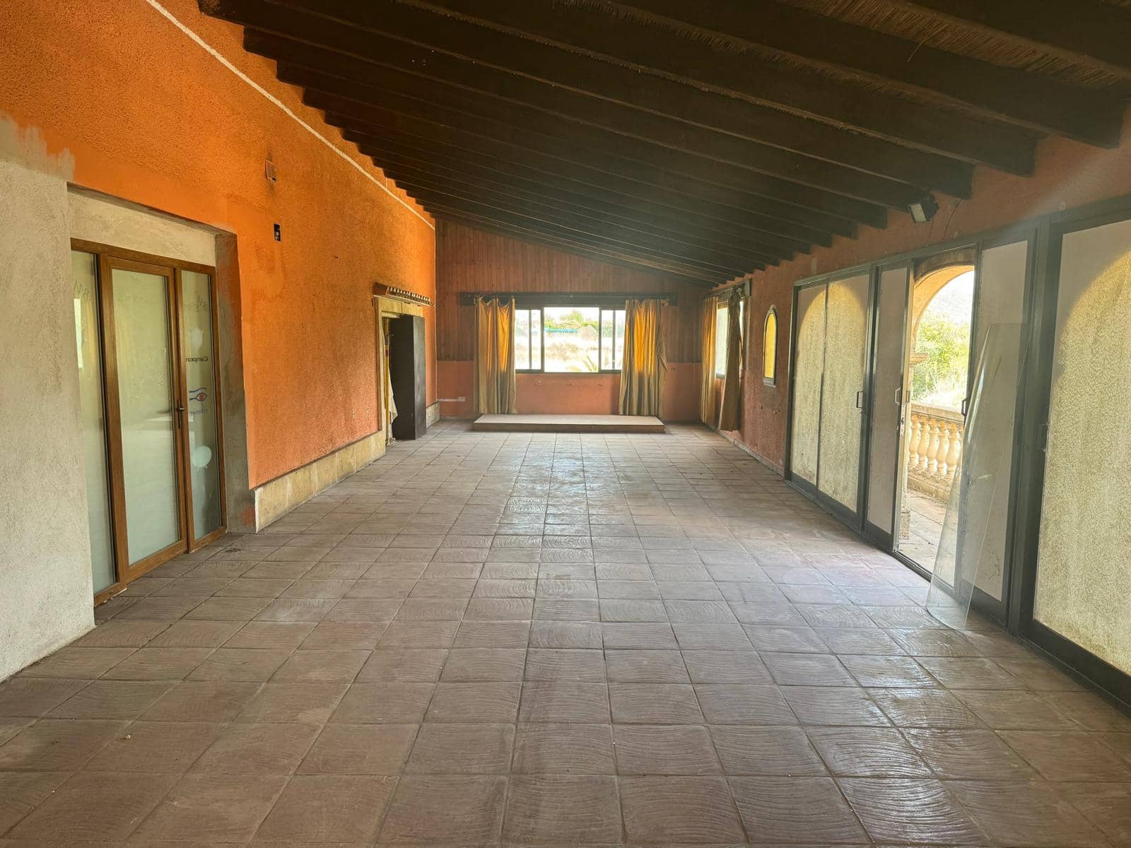 14 sovrum Kommersiell till salu i Javea / Xabia med garage - 1 300 000 € (Ref: 9452691)