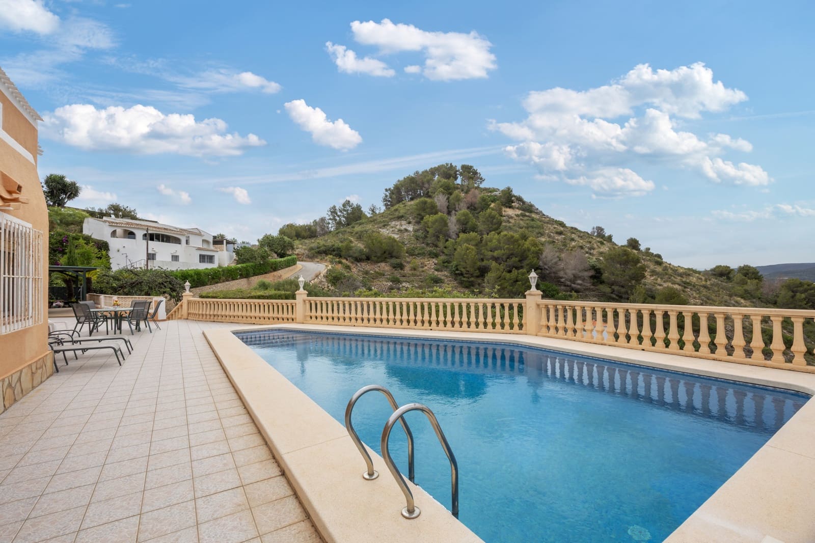 4 sypialnia Willa na sprzedaż w Javea / Xabia z basenem - 795 000 € (Ref: 9452697)