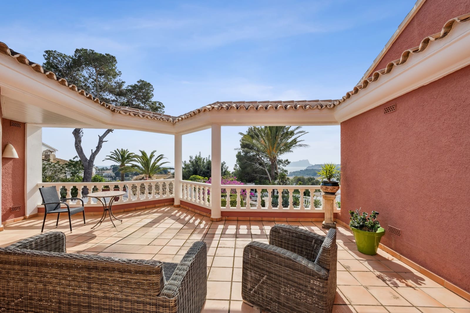 7 slaapkamer Commercieel te koop in Moraira met zwembad - € 2.750.000 (Ref: 9452700)