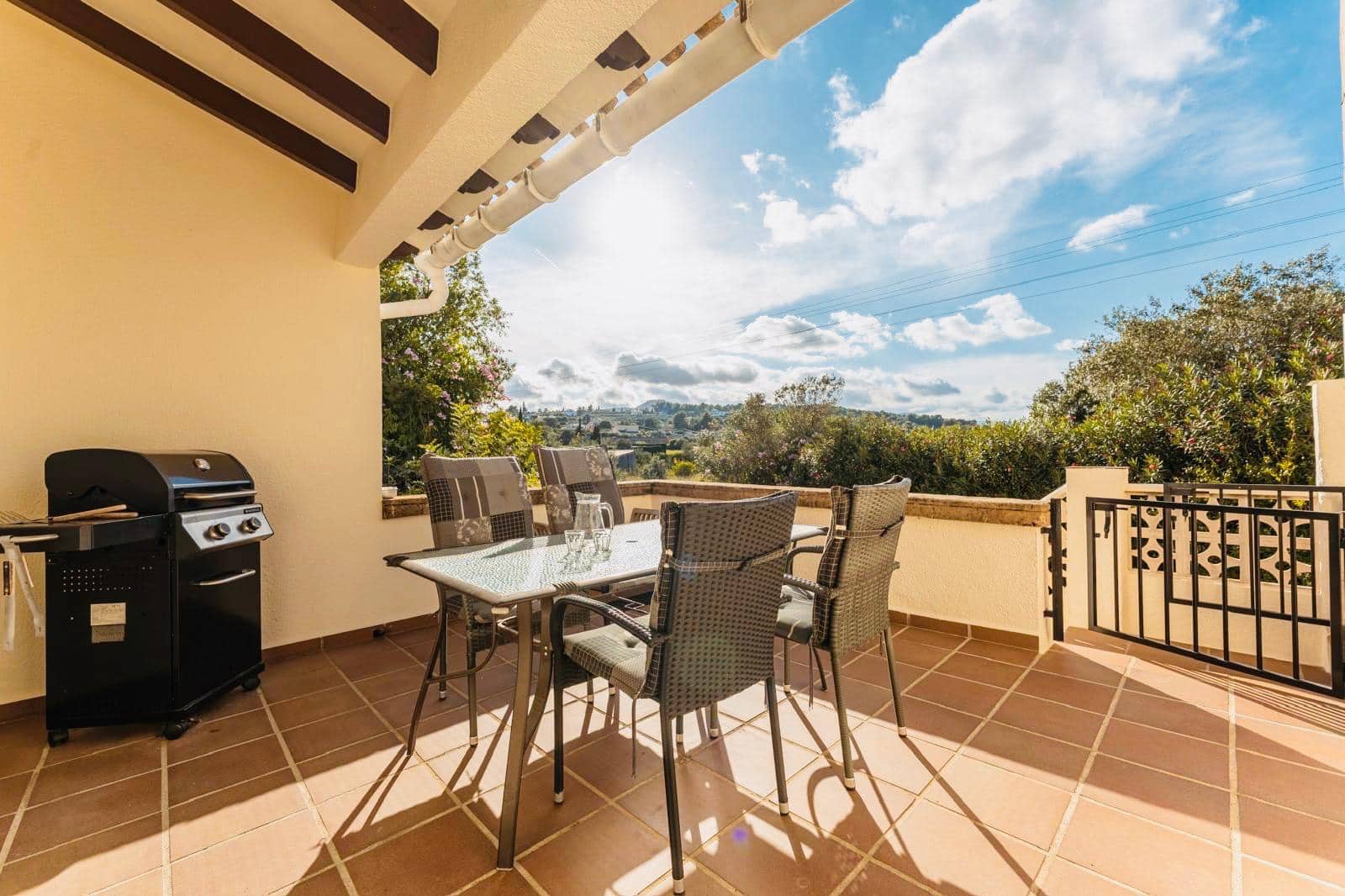 9 bedroom Villa for sale in Javea / Xabia - € 1,180,000 (Ref: 9452704)