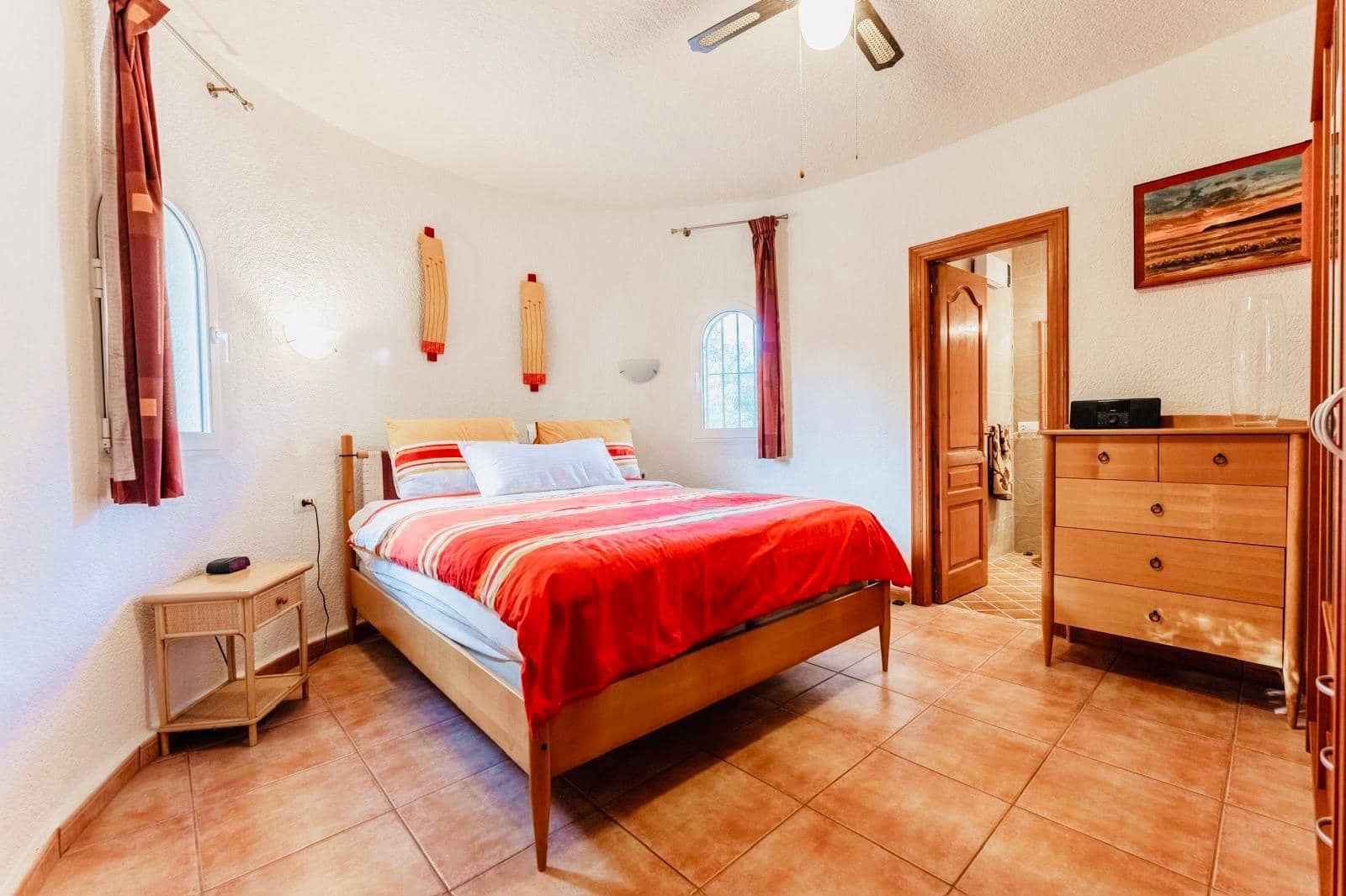 9 bedroom Villa for sale in Javea / Xabia - € 1,180,000 (Ref: 9452704)