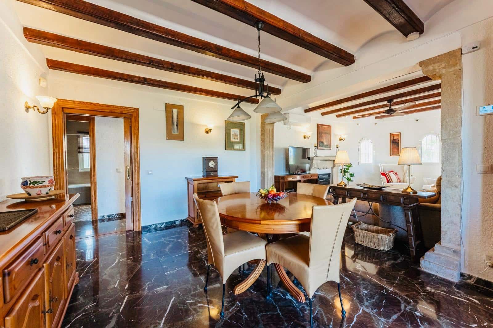 9 bedroom Villa for sale in Javea / Xabia - € 1,180,000 (Ref: 9452704)